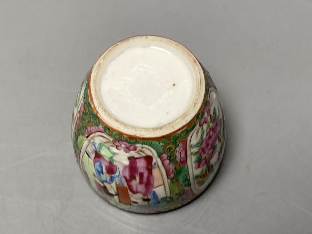 A pair of Chinese wall vases, famille rose dish and pot, dish 25cm diameter, 19th/20th century